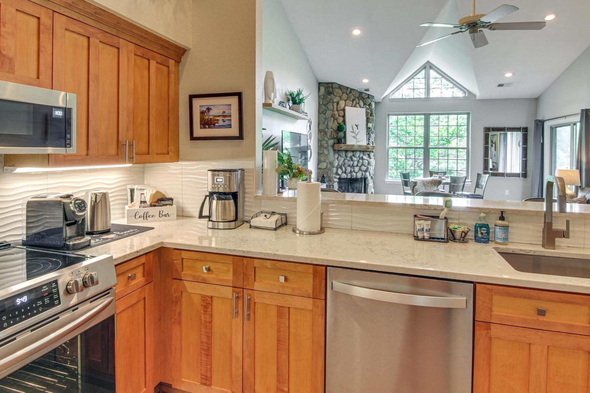 Lake Lure Condo With Resort Pool And Beach Access! ภายนอก รูปภาพ