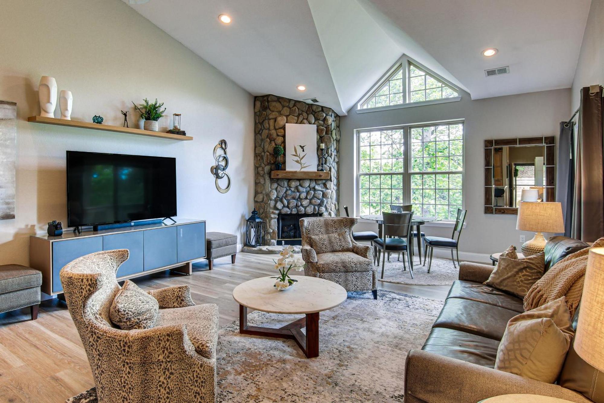 Lake Lure Condo With Resort Pool And Beach Access! ภายนอก รูปภาพ